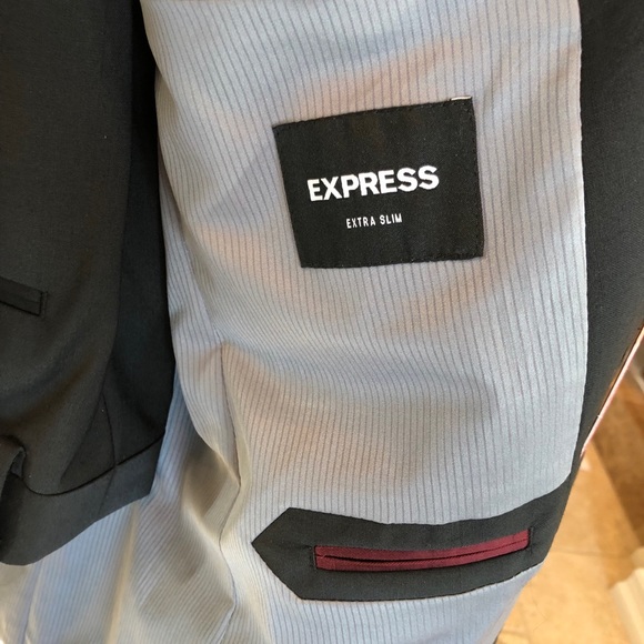 Express Slim Fit Suite - Picture 3 of 6